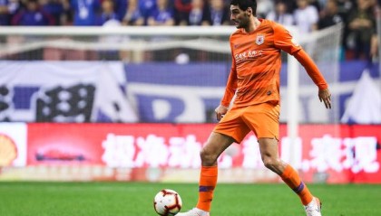  奥格斯堡防守漏洞百出，连续失球痛失好局