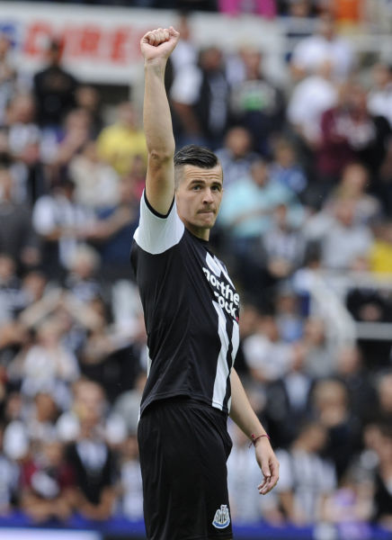  纽卡斯尔新援首秀惊艳 攻破豪门球门  