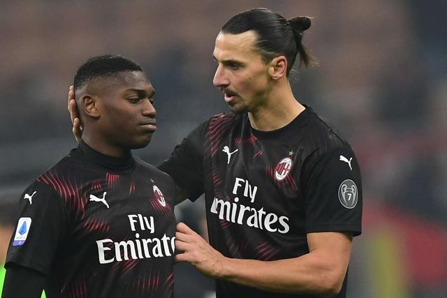  AC米兰完胜克雷莫内塞，莱奥独中两元显锋芒