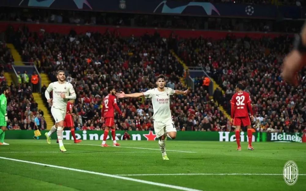  维罗纳本特戈蒂球场，主队球迷见证惊天逆转好戏