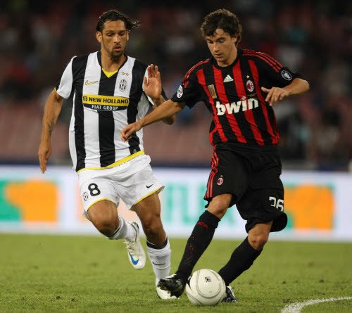  AC米兰青春风暴横扫亚特兰大登顶积分榜