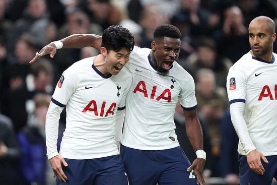  道格拉斯·路易斯远射建功维拉主场力克热刺取分  